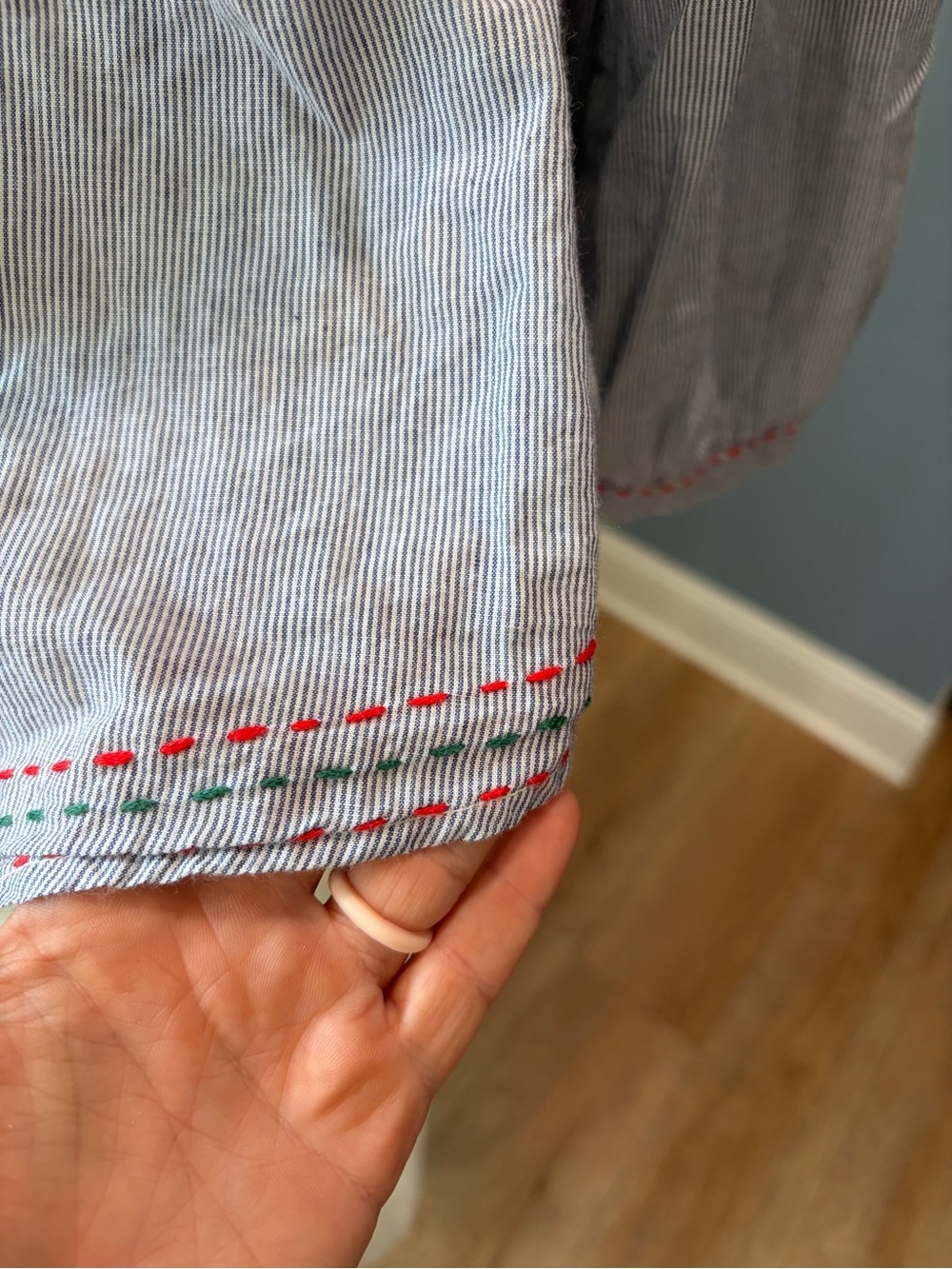 Velvet by Graham & Spencer Striped Embroidered Peasant Blouse Medium - Picture 6 of 10